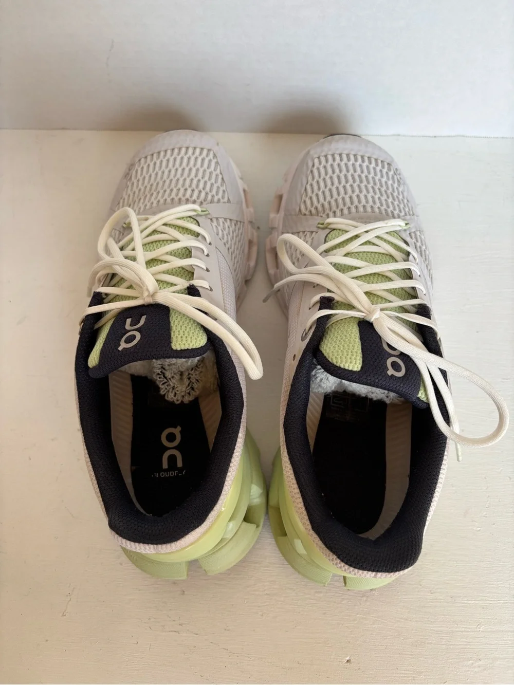 On CloudFlyer White Mint Green Athletic Sneakers Size 7.5